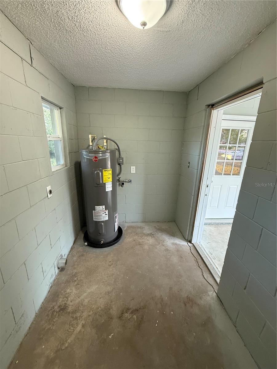 POINCIANA HEIGHTS - Residential Lease