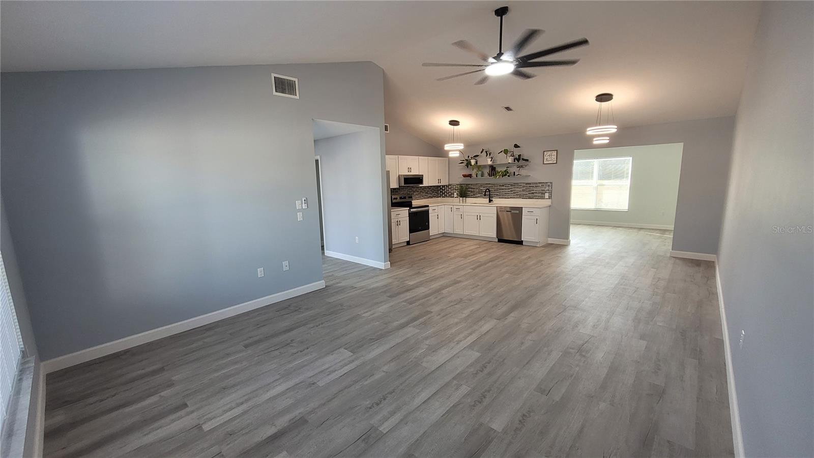 SEVEN SPGS HOMES - Residential