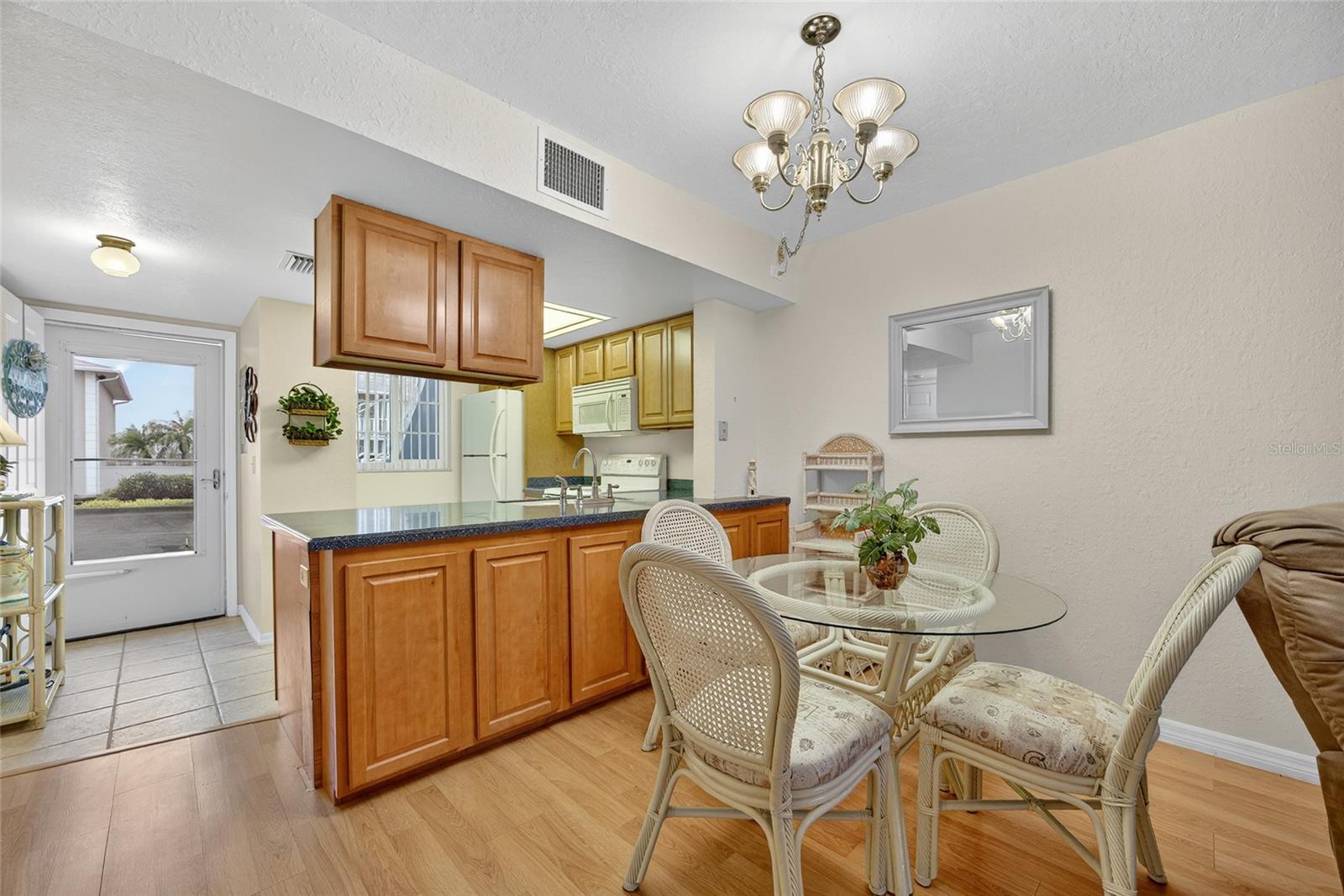 LAKES EDGE PH 04 - Residential