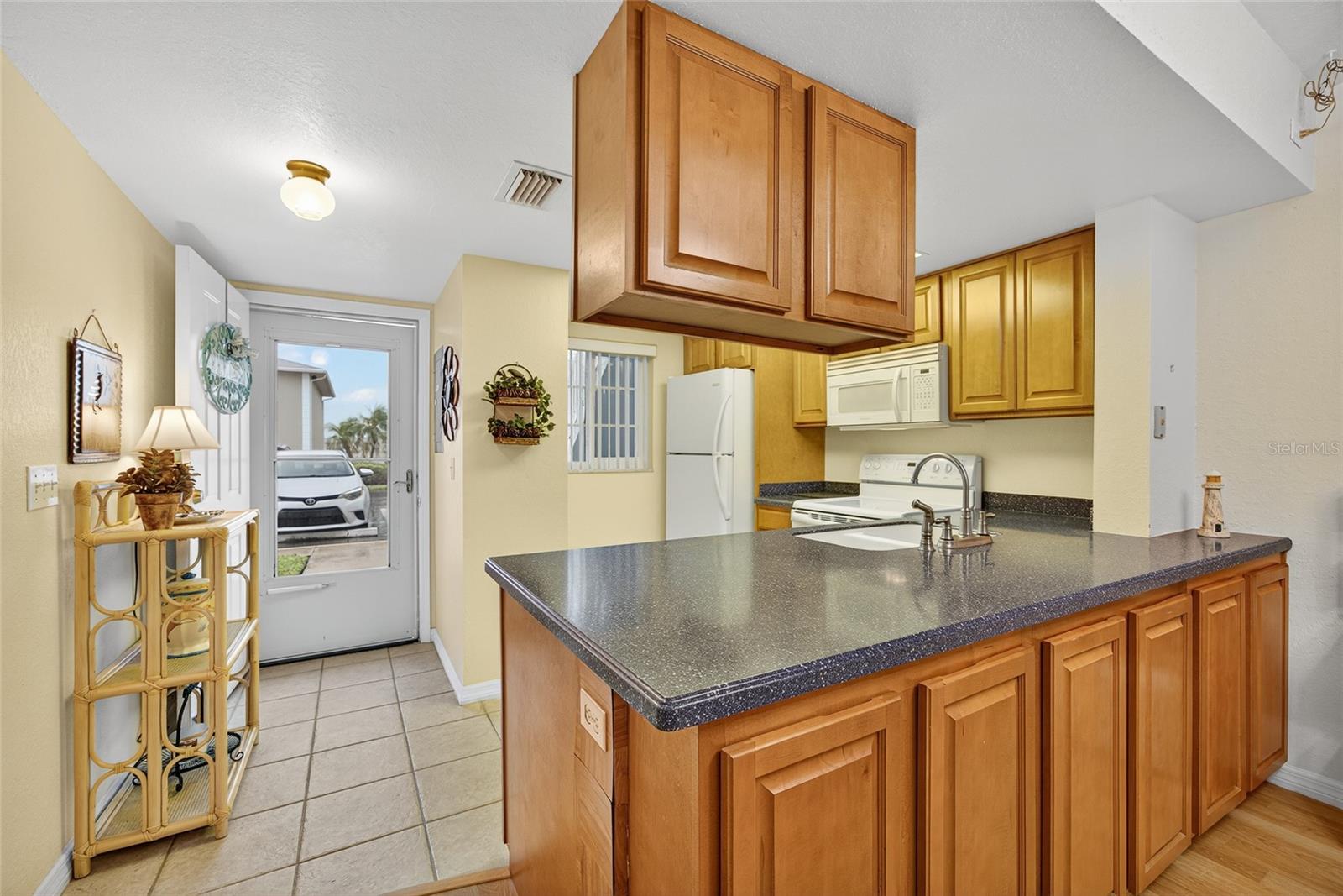LAKES EDGE PH 04 - Residential