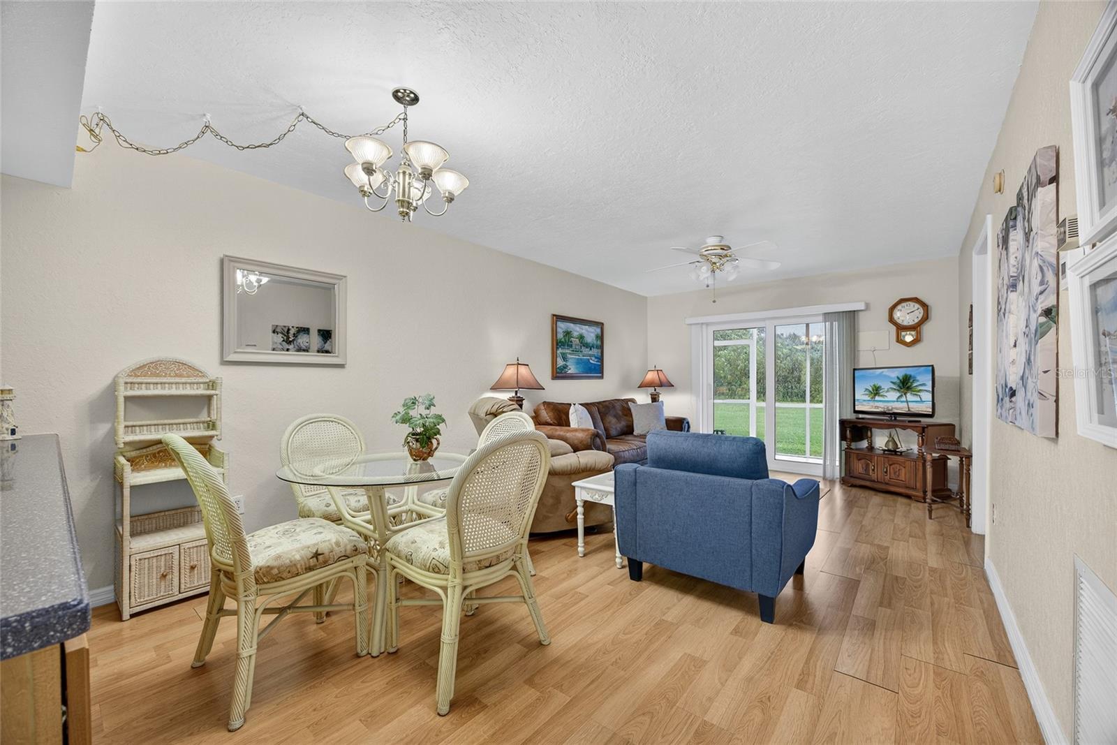 LAKES EDGE PH 04 - Residential