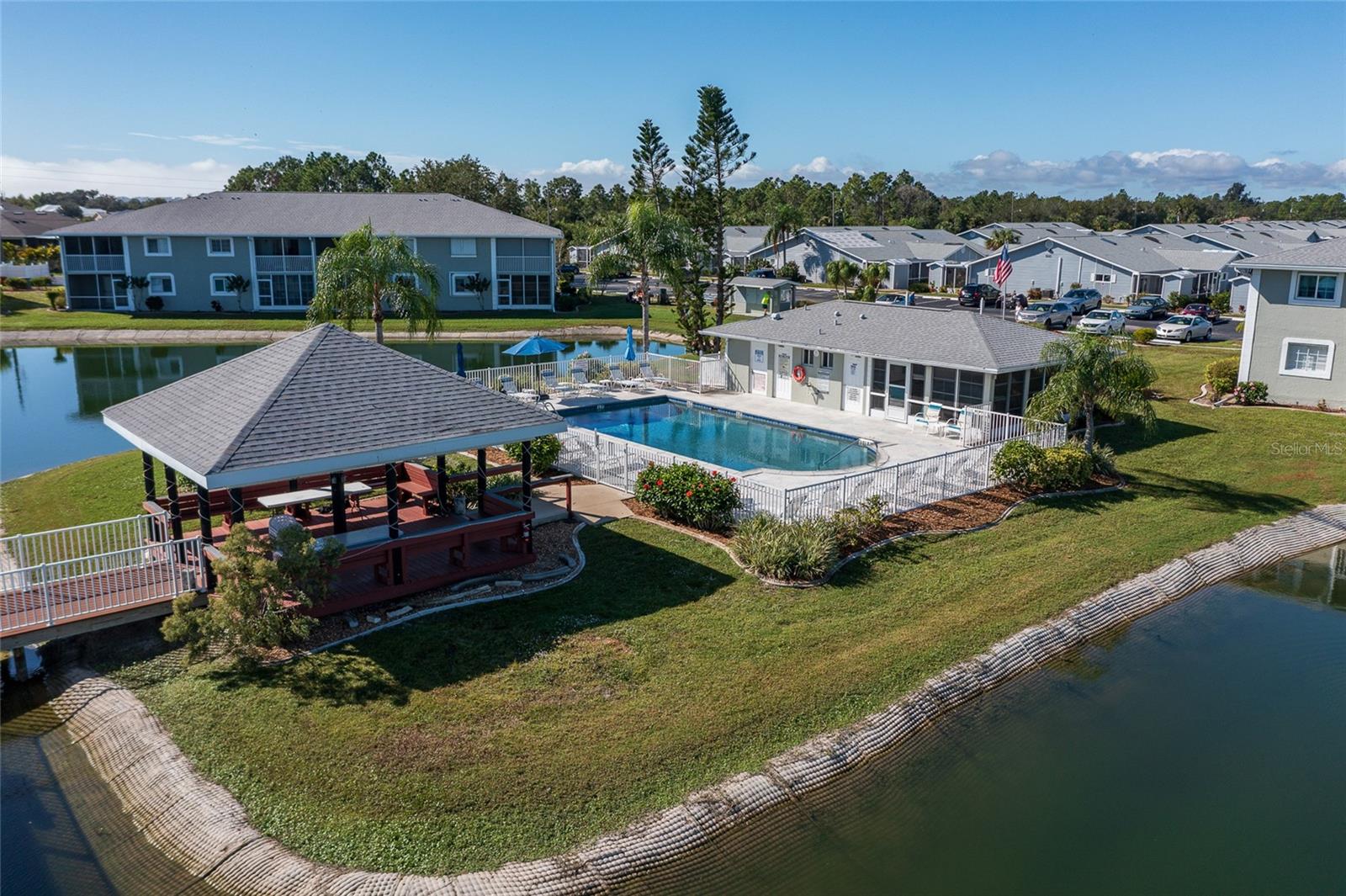 LAKES EDGE PH 04 - Residential