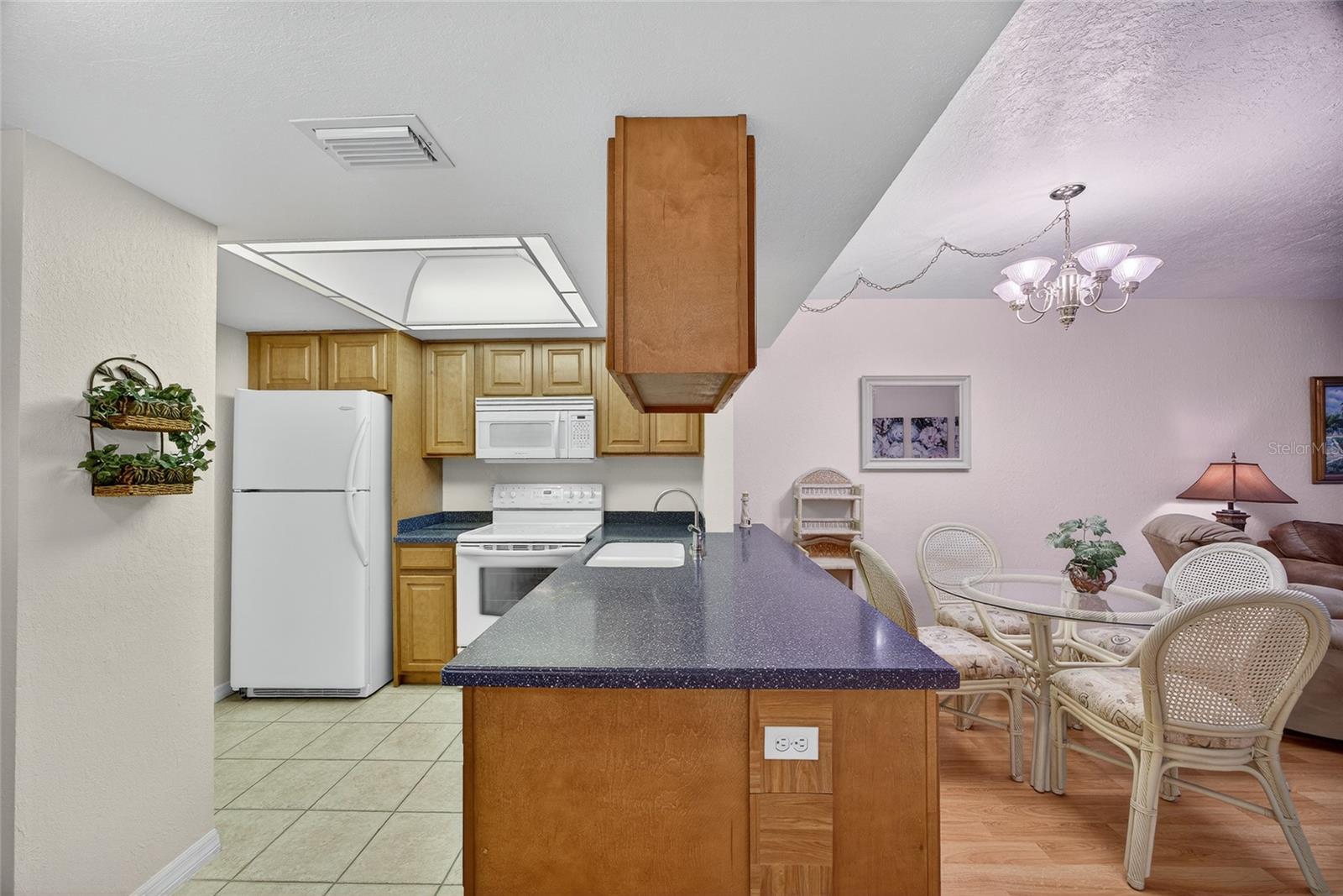LAKES EDGE PH 04 - Residential