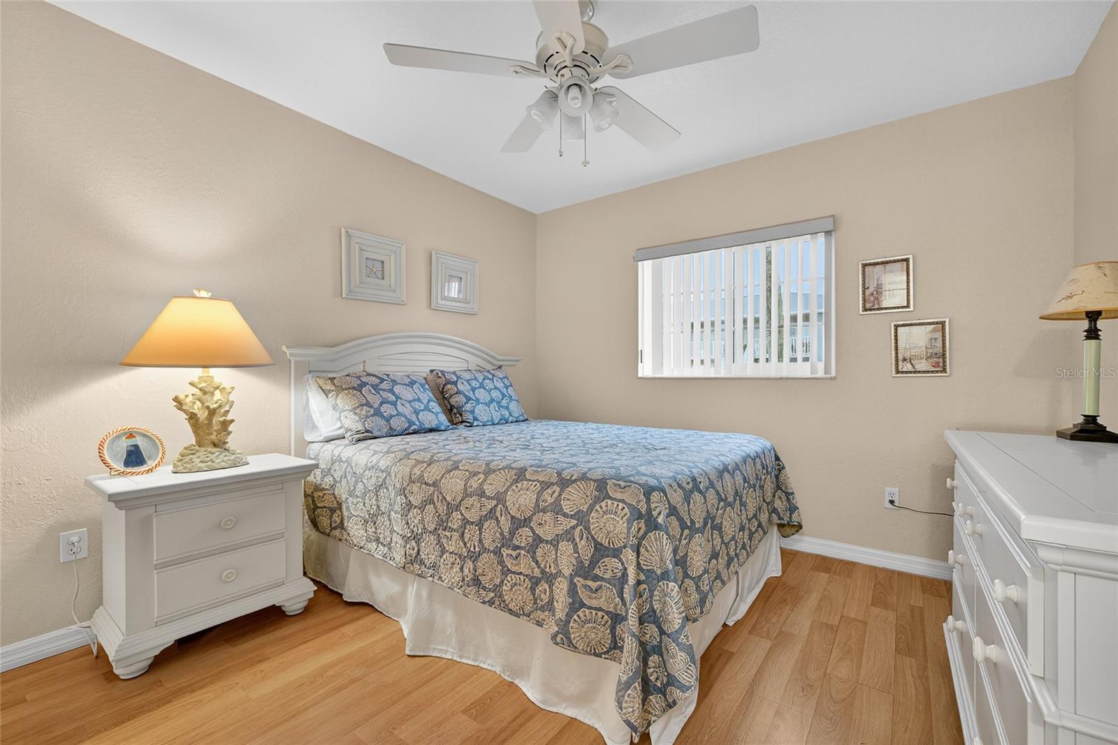 LAKES EDGE PH 04 - Residential