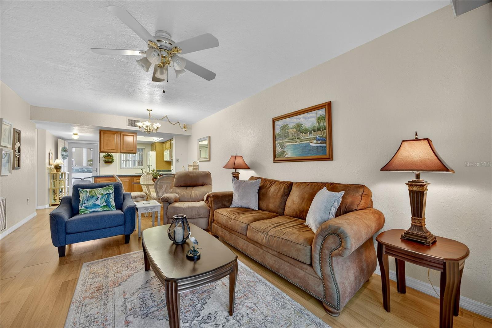 LAKES EDGE PH 04 - Residential