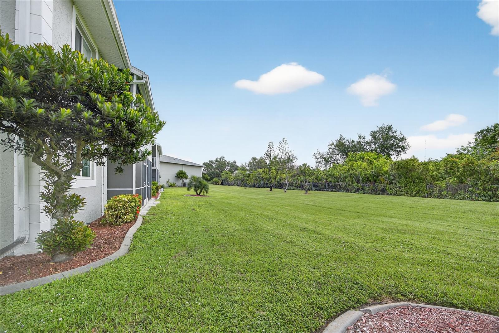 LAKES EDGE PH 04 - Residential
