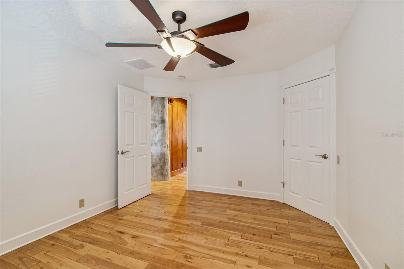 TAMPA & TARPON SPGS LAND CO - Residential