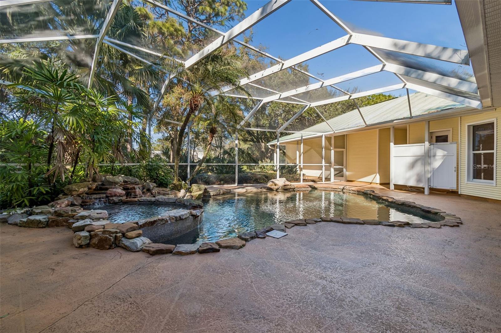 TAMPA & TARPON SPGS LAND CO - Residential