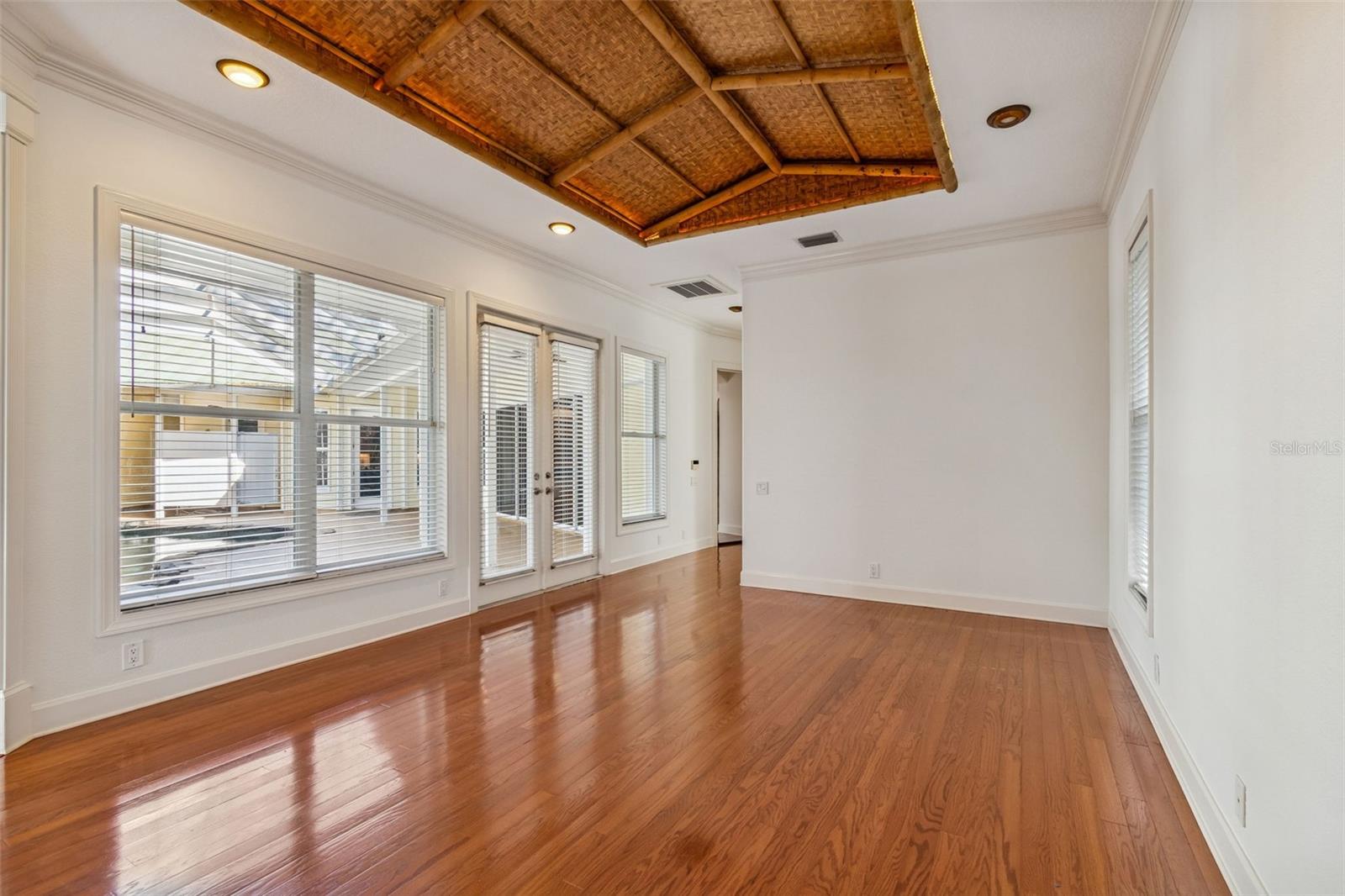 TAMPA & TARPON SPGS LAND CO - Residential