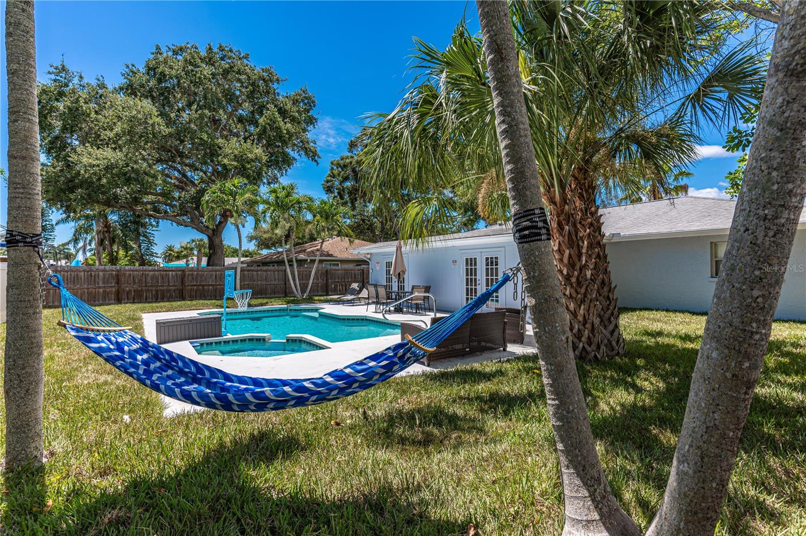 HENSONVILLE - Residential