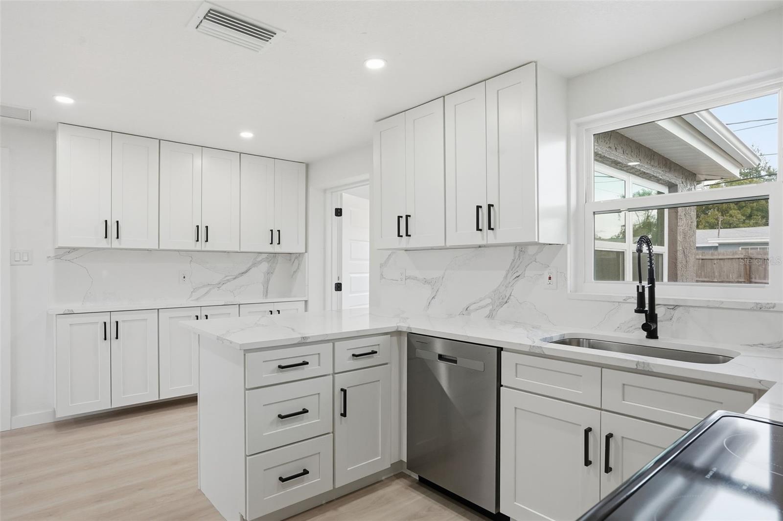 BEACON SQUARE - Residential