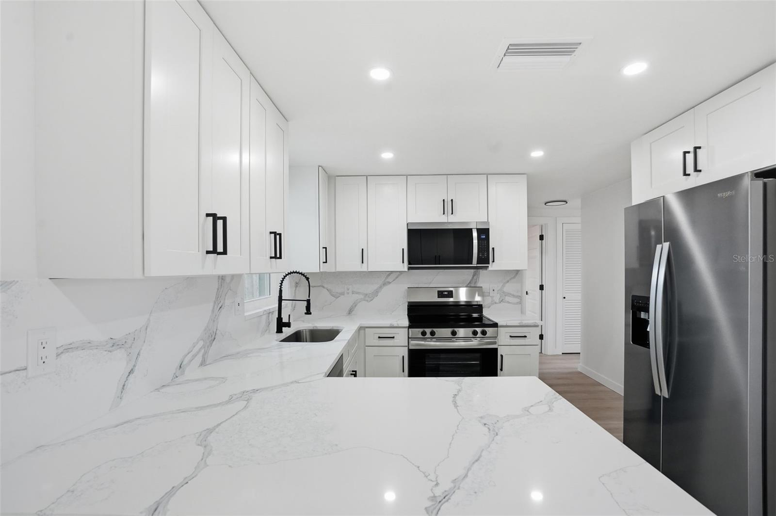 BEACON SQUARE - Residential