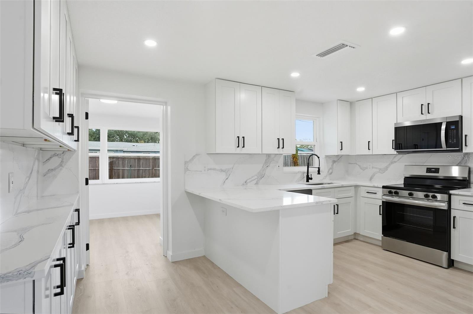 BEACON SQUARE - Residential