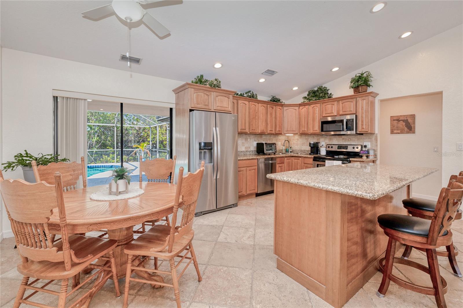 4520 KNOLLWOOD DRIVE
