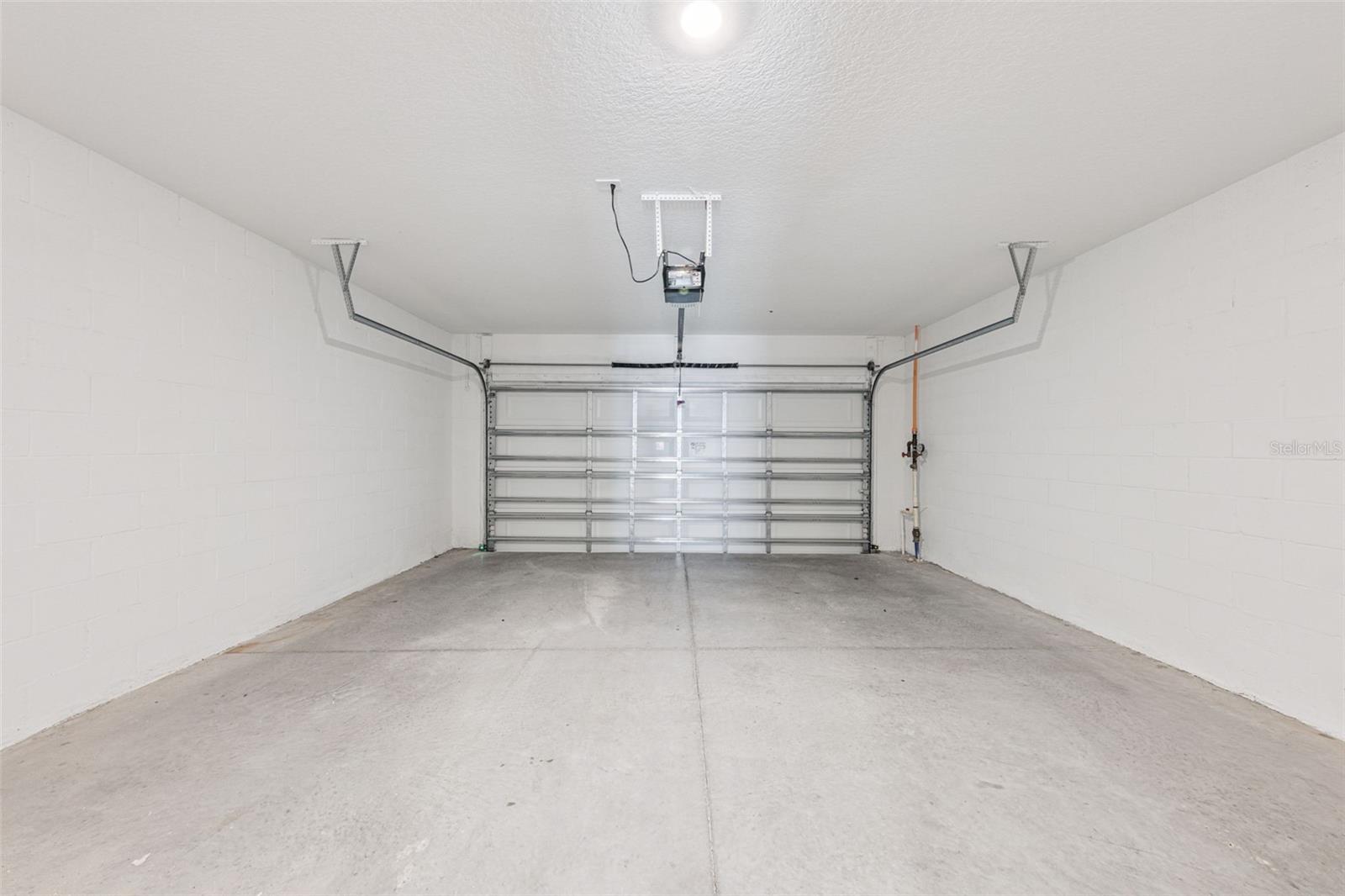 CONCORD COMMONS - Residential Lease