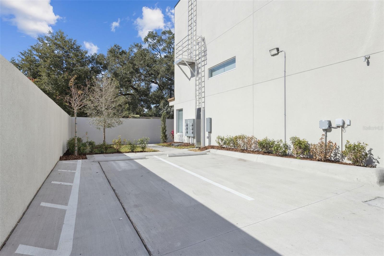 CONCORD COMMONS - Residential Lease