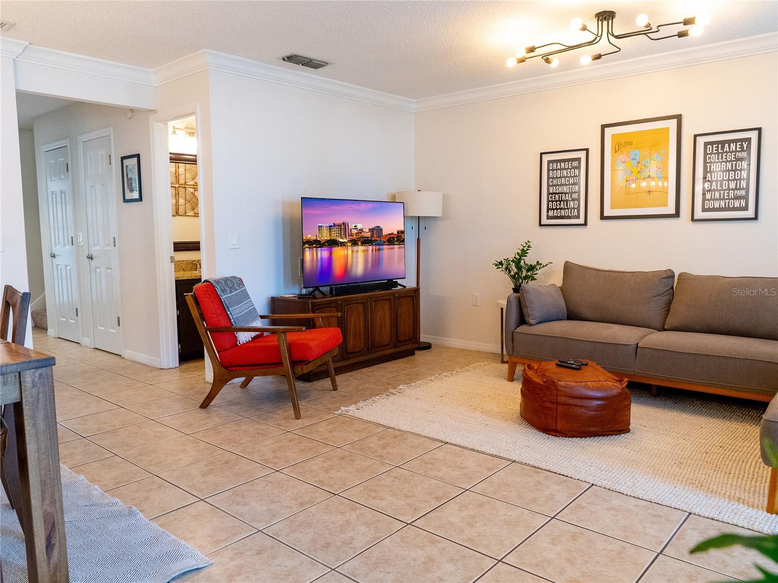 110 S PRIMROSE DRIVE