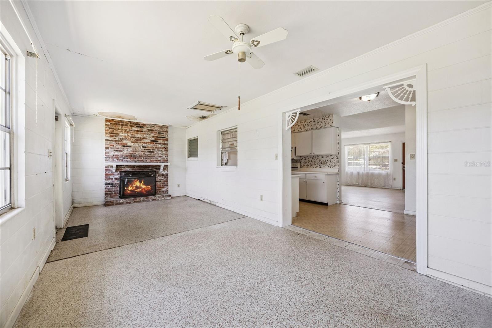 AGNES HEIGHTS FIRST ADD - Residential