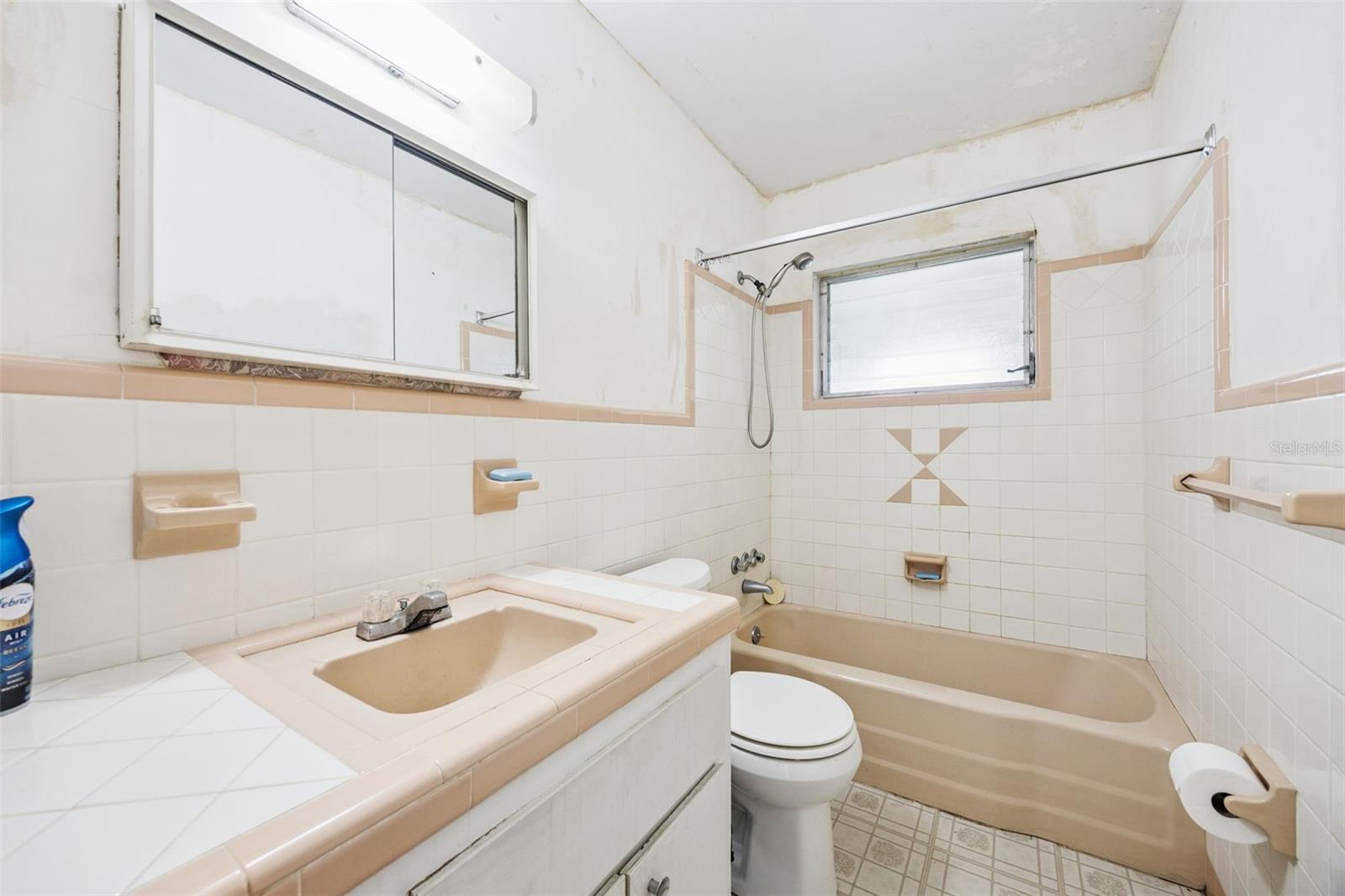 AGNES HEIGHTS FIRST ADD - Residential