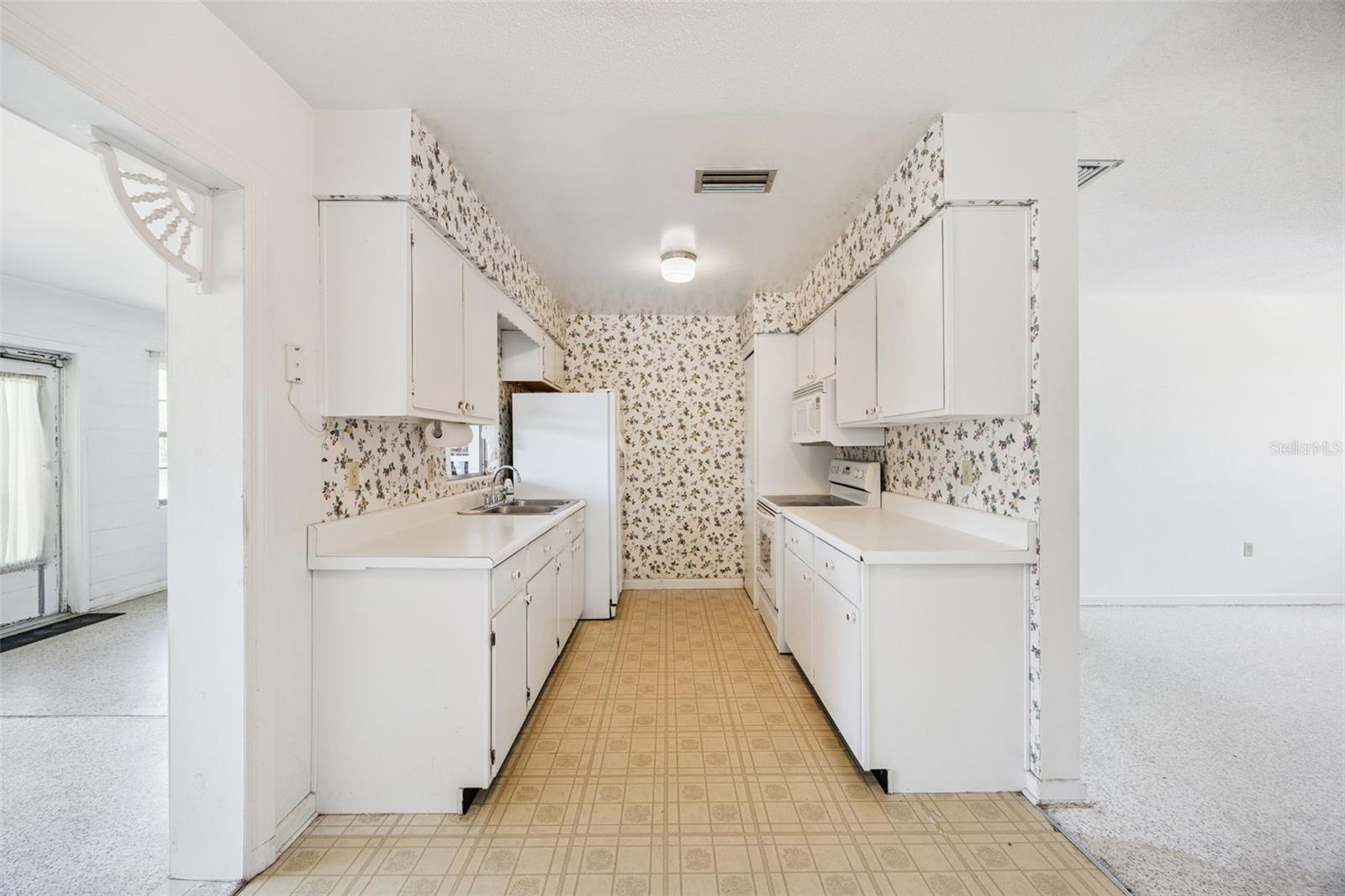 AGNES HEIGHTS FIRST ADD - Residential