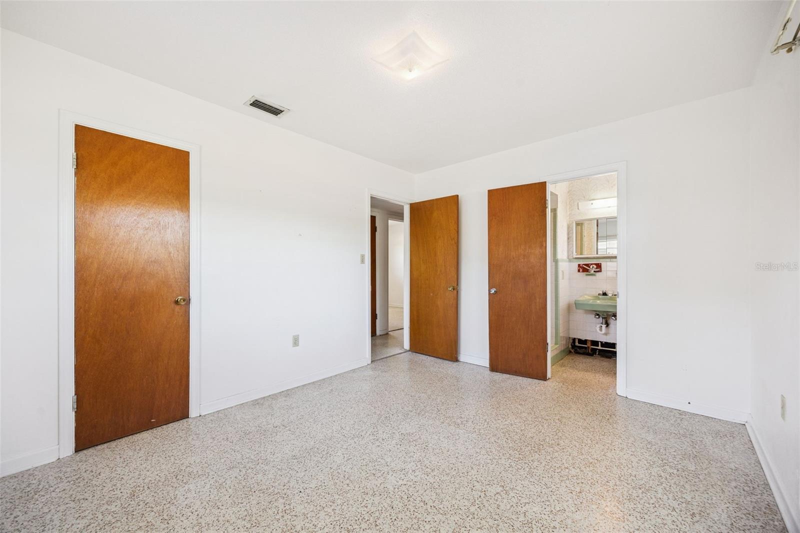 AGNES HEIGHTS FIRST ADD - Residential