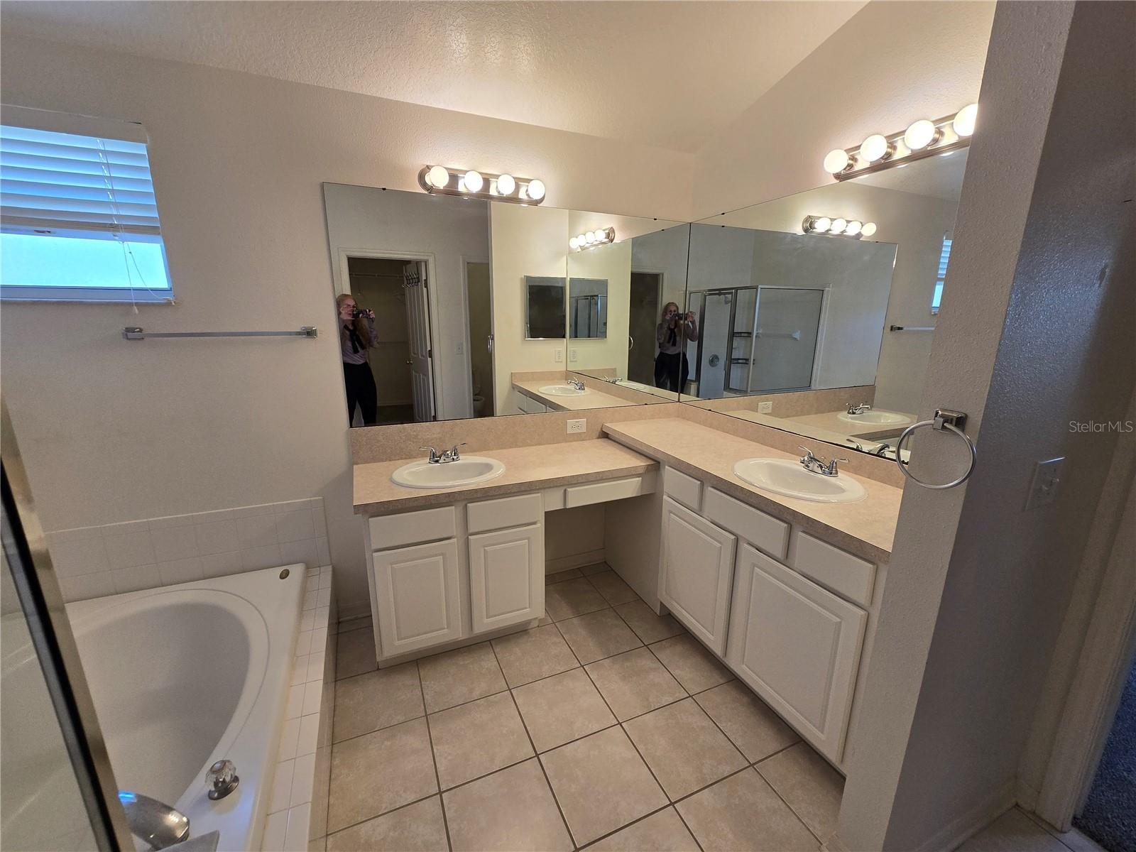 OAK GROVE PH 02 - Residential Lease