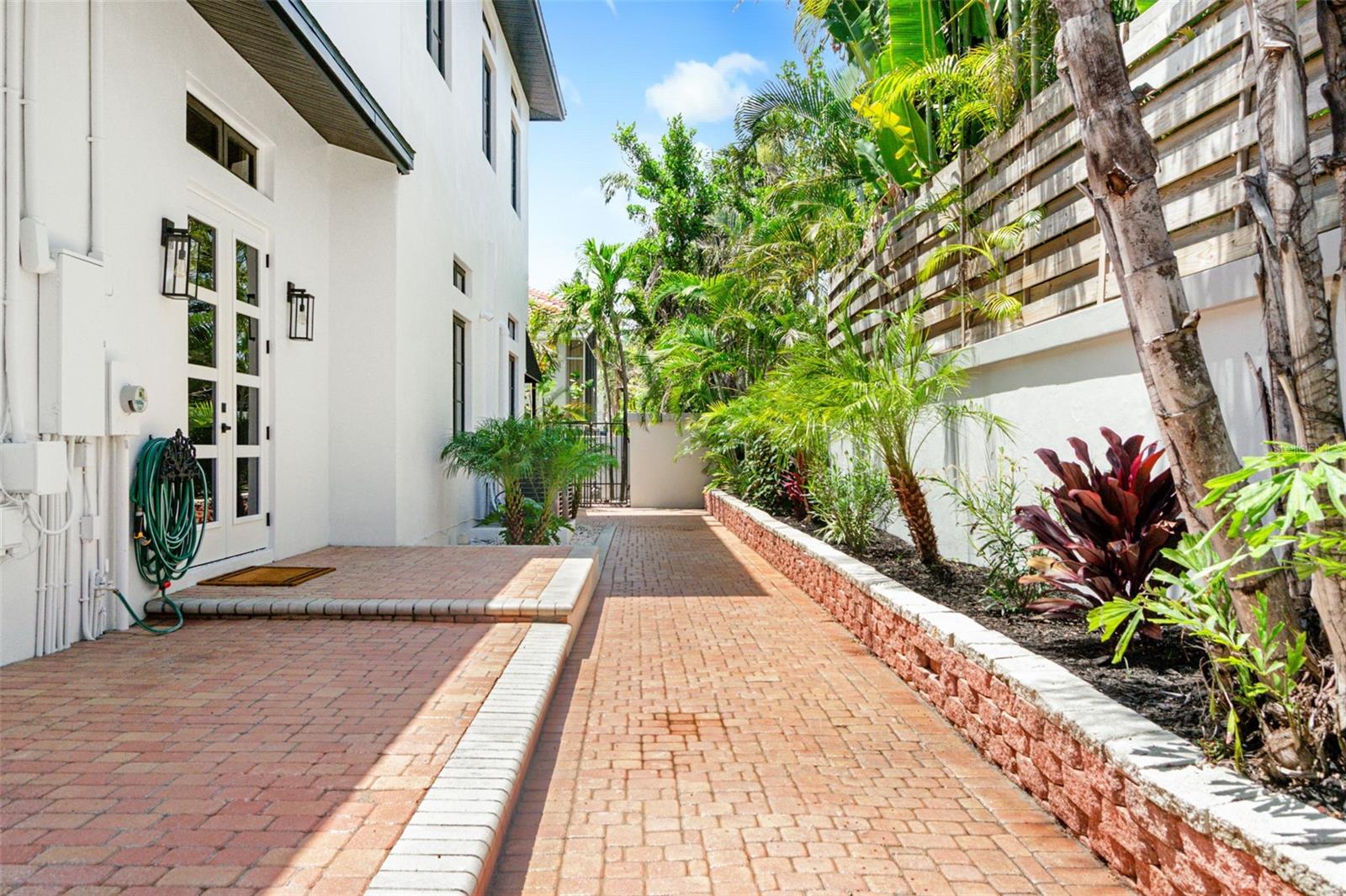 SIESTA REV OF - Residential
