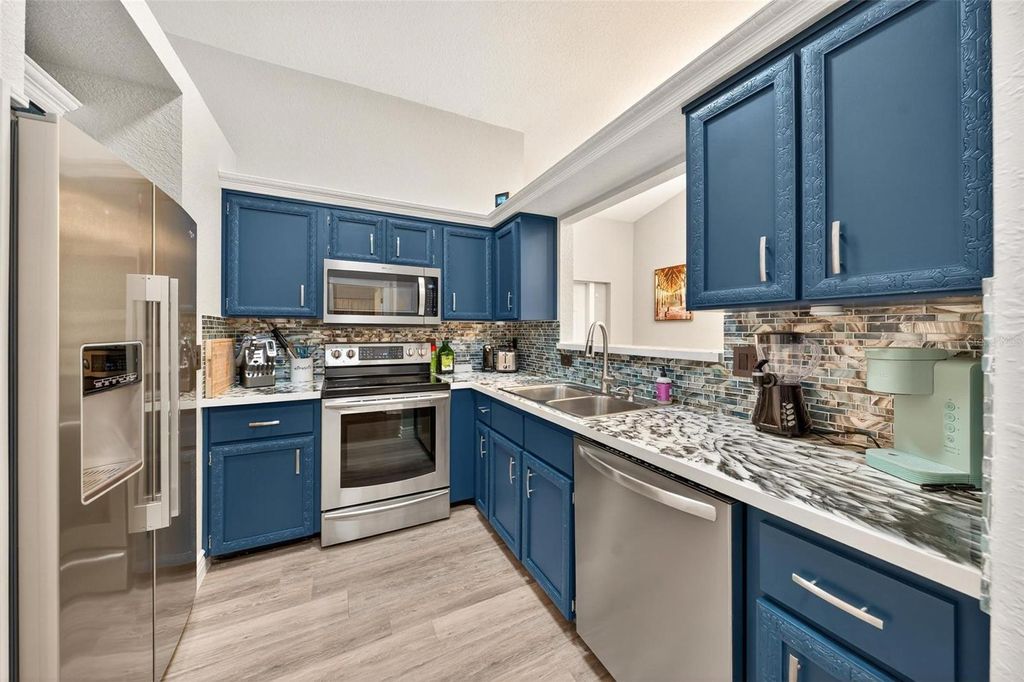 Photo of 913 Powell Street, Wildwood, FL 34785 (MLS # G5103565)