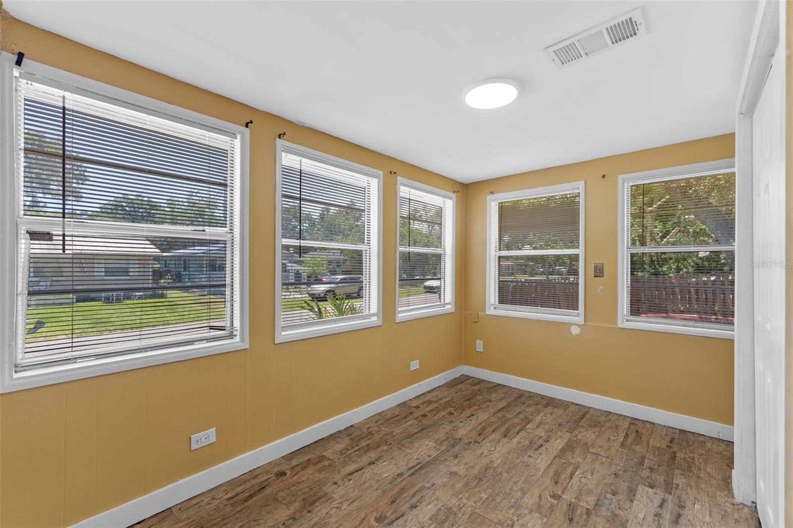 HIGHLAND PARK - Residential Lease