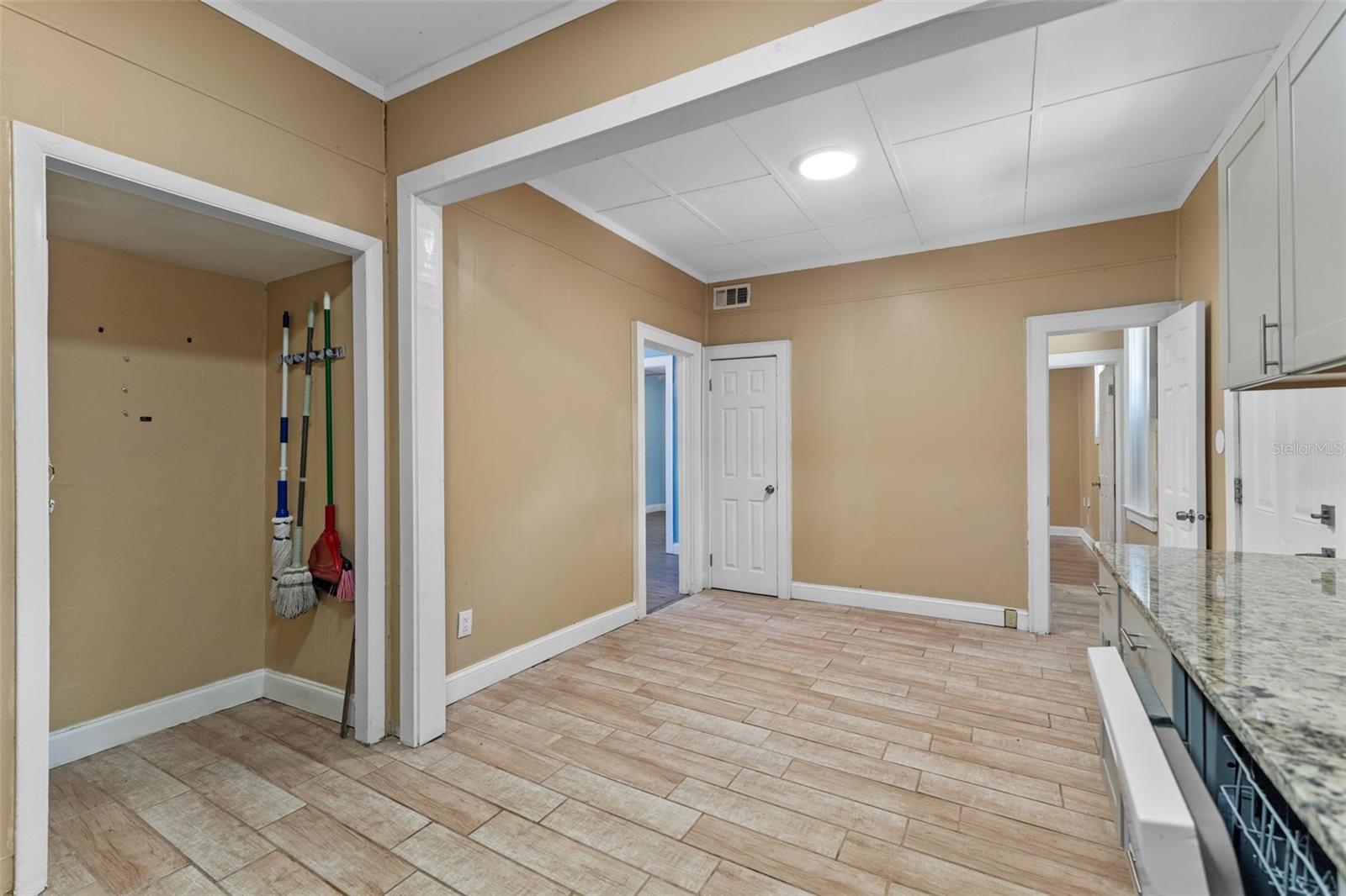 HIGHLAND PARK - Residential Lease