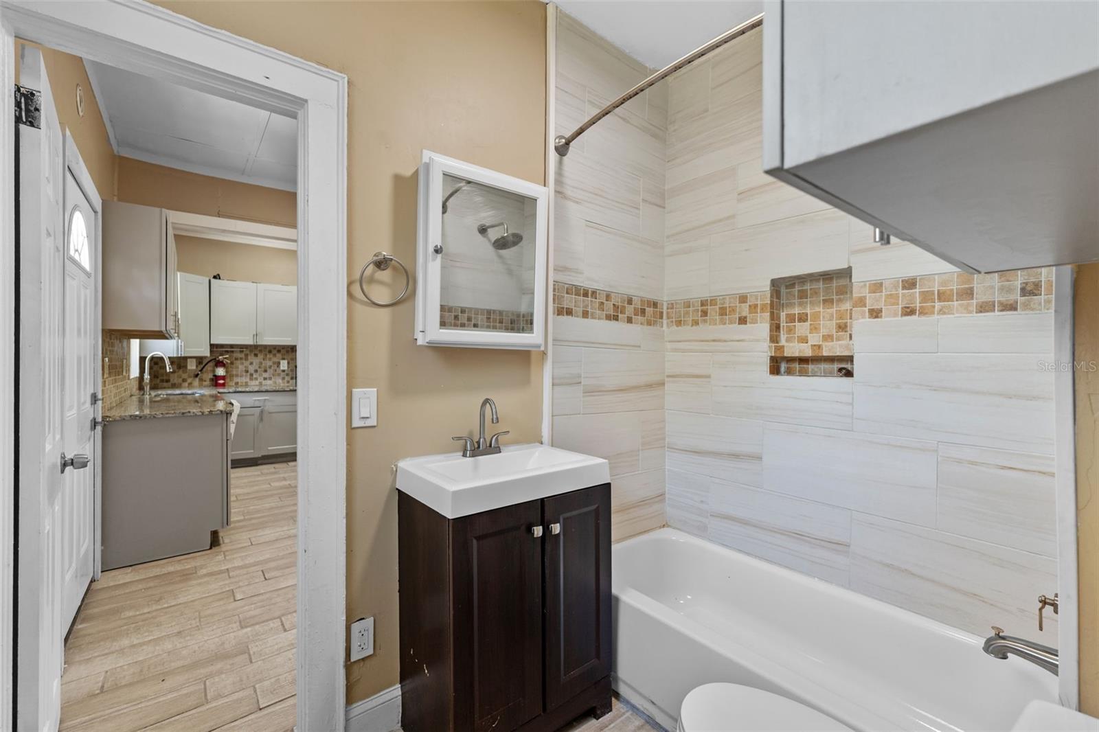 HIGHLAND PARK - Residential Lease