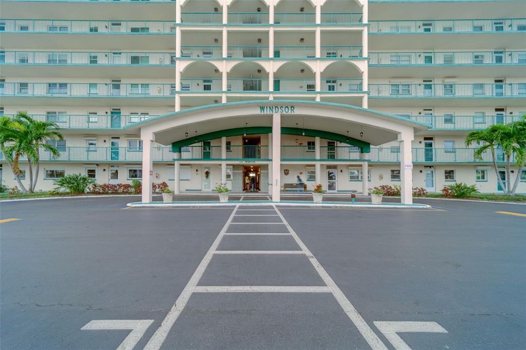 Photo of 6020 Shore Boulevard S #603, Gulfport, FL 33707 (MLS # TB8465228)