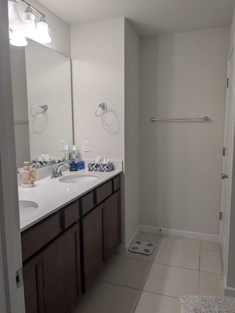 ISLES/LK NONA PH 3B - Residential Lease