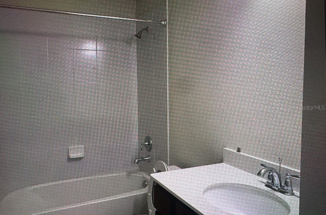 ISLES/LK NONA PH 3B - Residential Lease