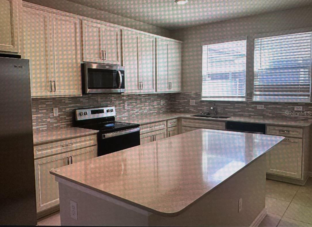 ISLES/LK NONA PH 3B - Residential Lease