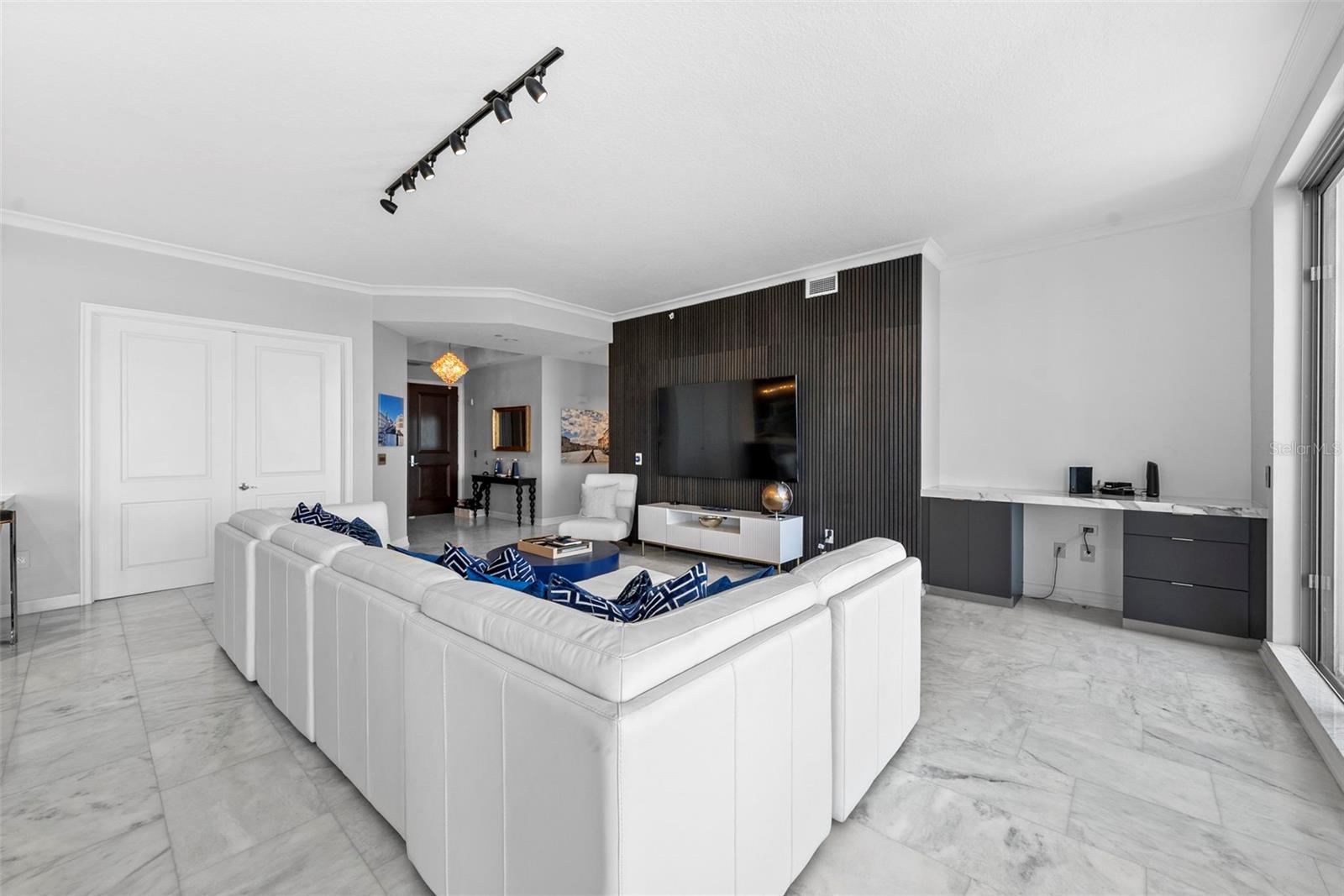 TOWERS OF CHANNELSIDE CONDOMIN - Residential Lease