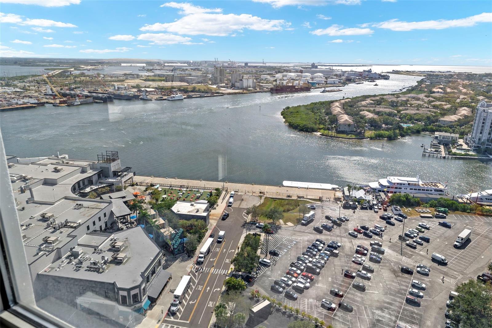 TOWERS OF CHANNELSIDE CONDOMIN - Residential Lease