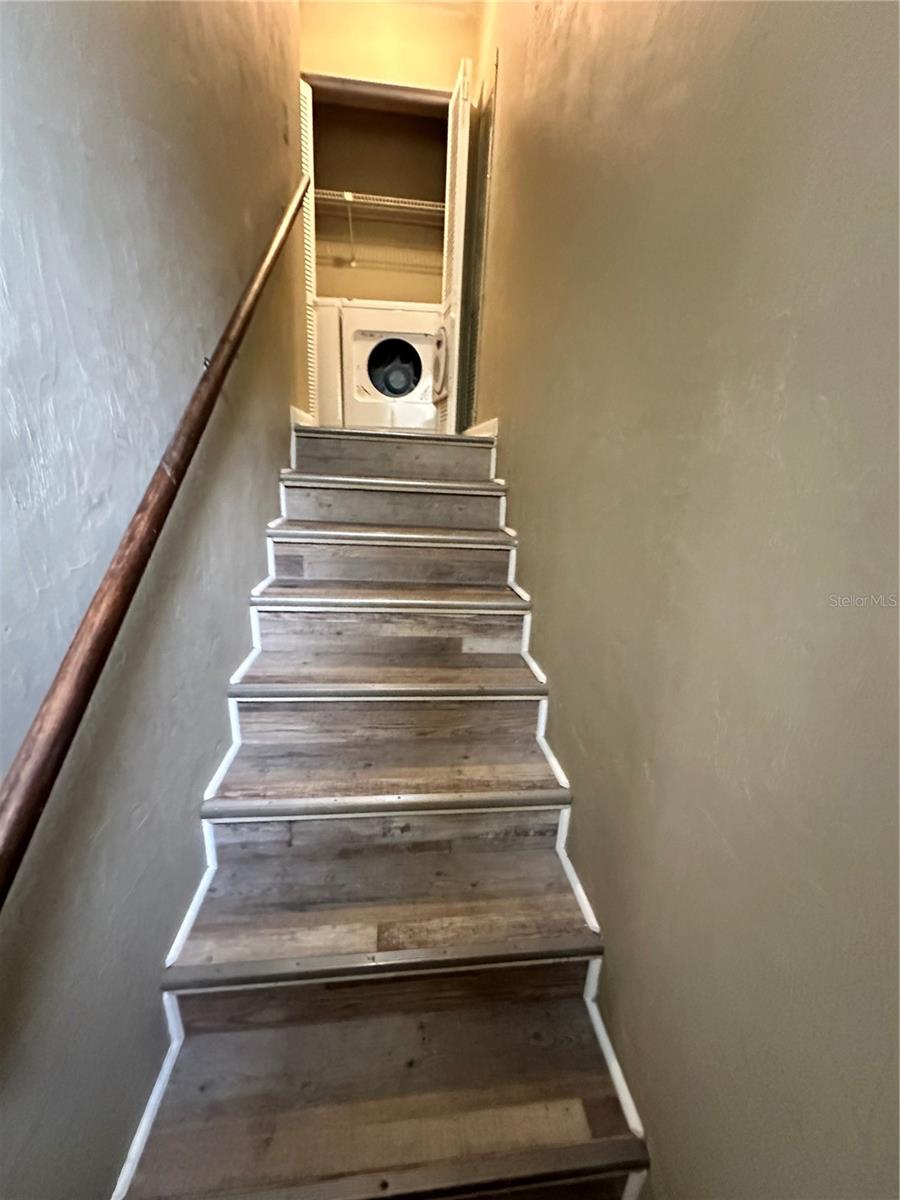 2735 SW 35TH PLACE 2001