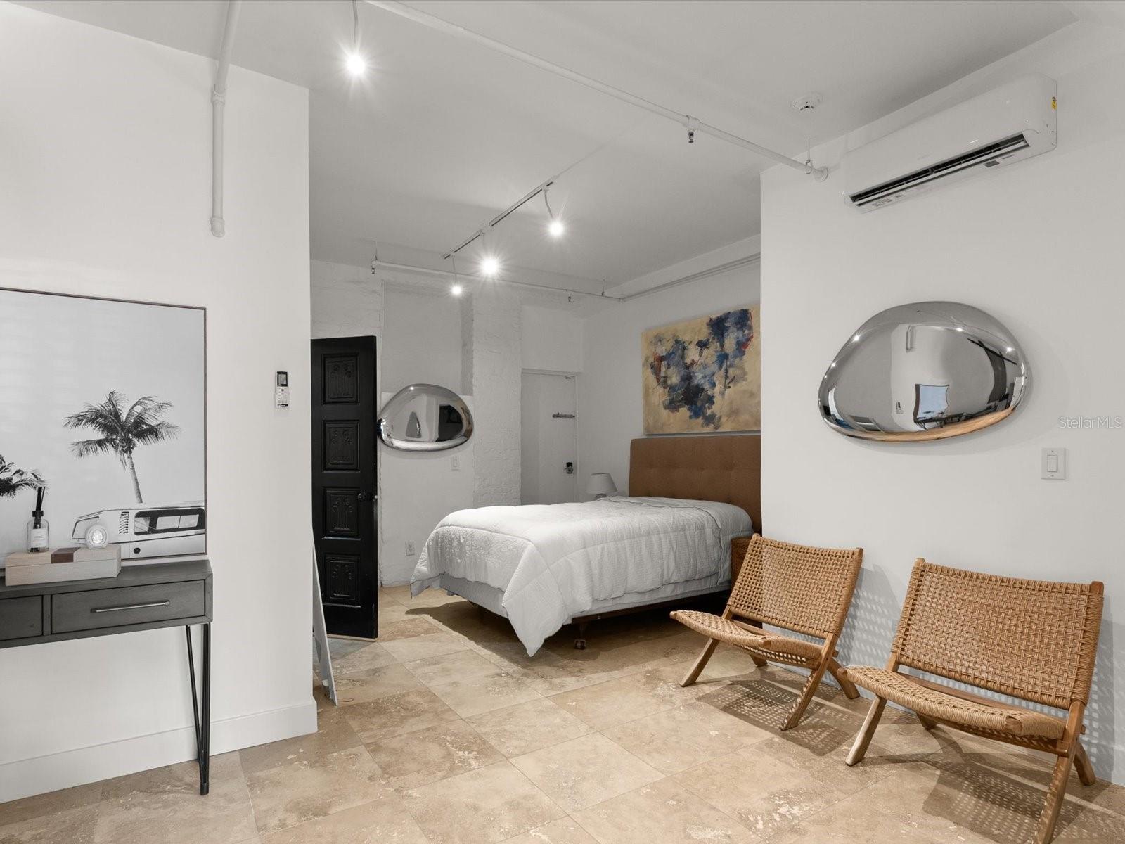 BALCOM IN BLK 04 DAYTONA - Residential