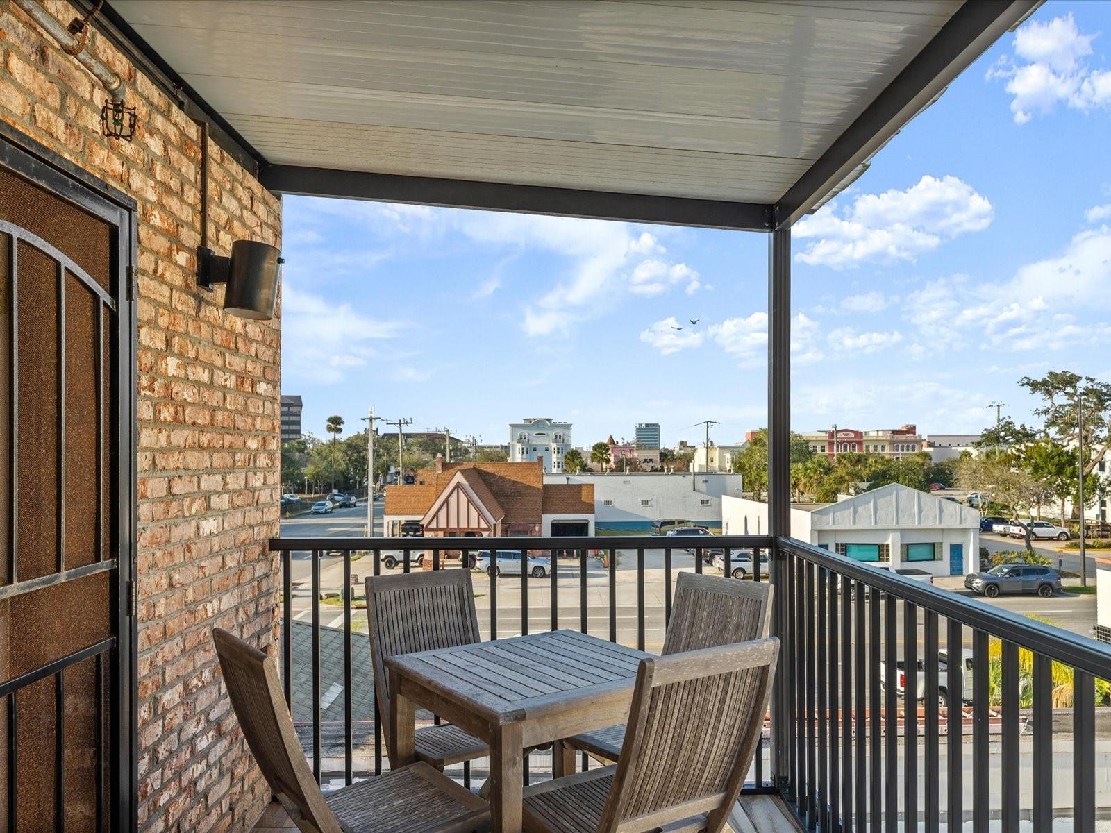 BALCOM IN BLK 04 DAYTONA - Residential