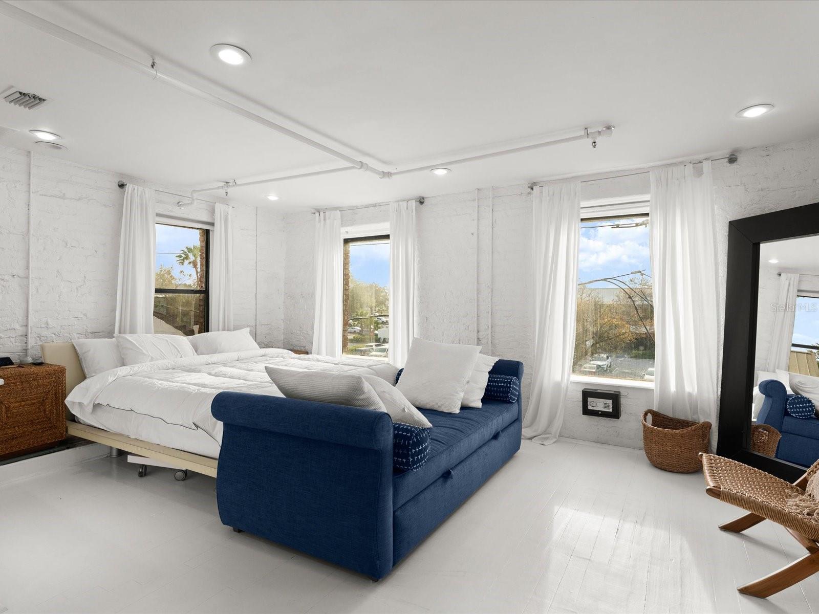 BALCOM IN BLK 04 DAYTONA - Residential