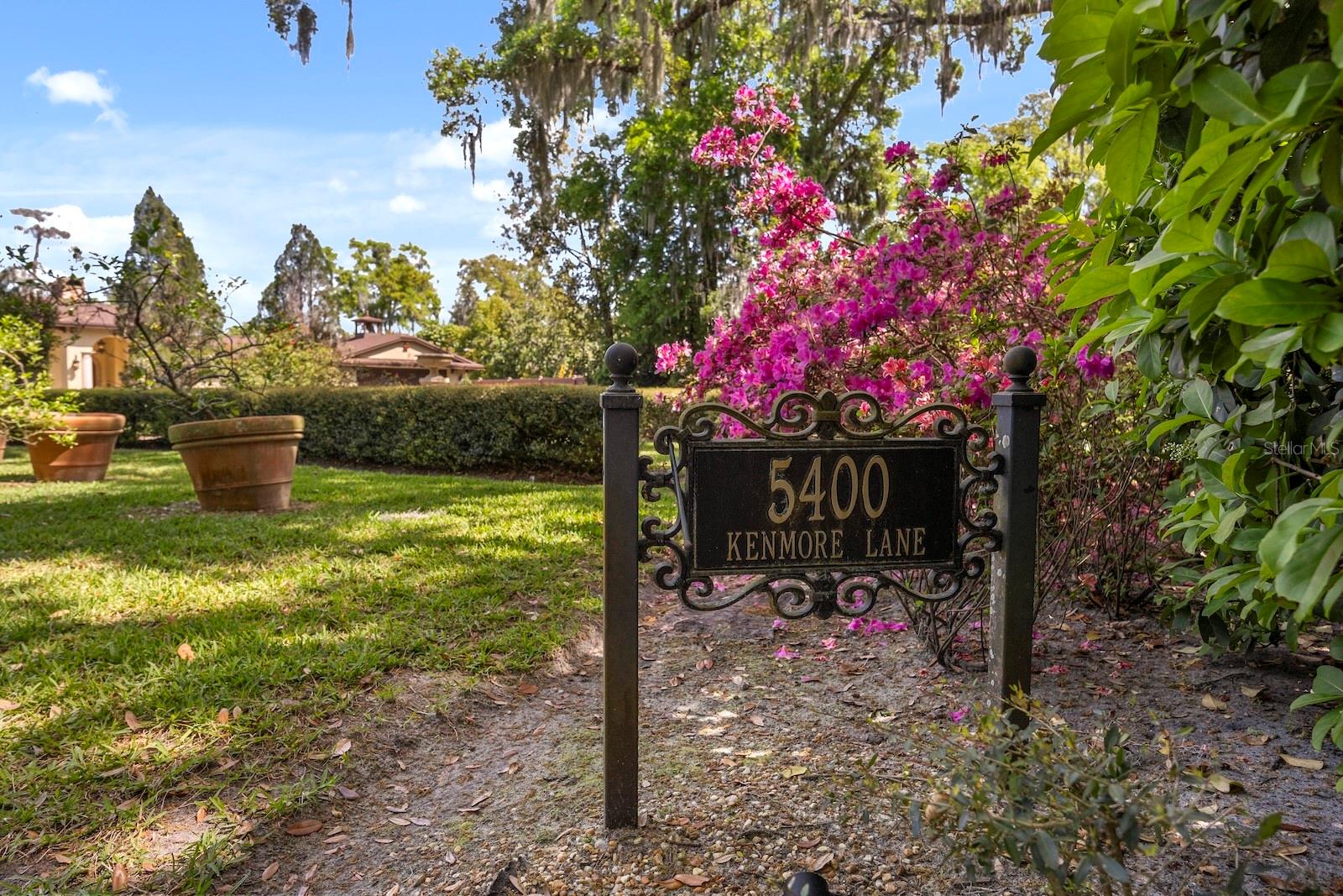 5400 KENMORE LANE