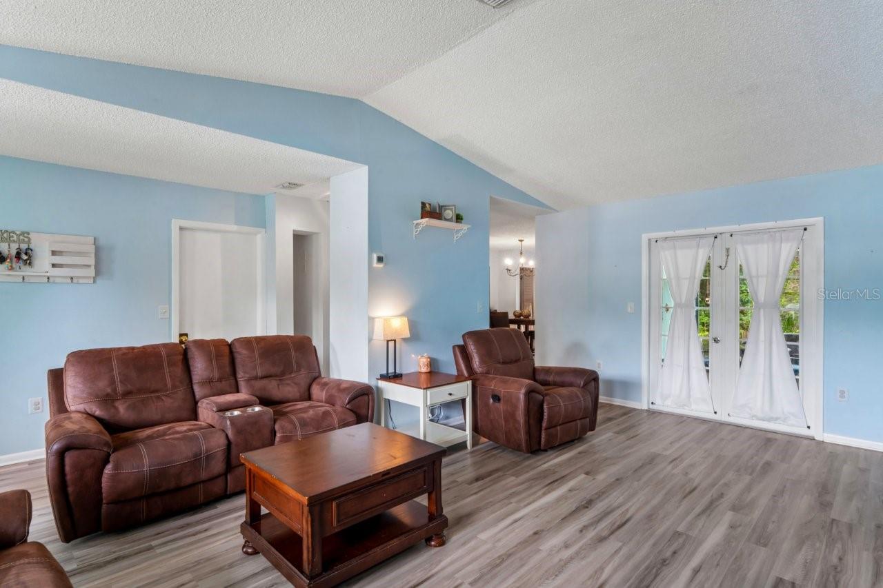 1211 CROSSBOW LANE