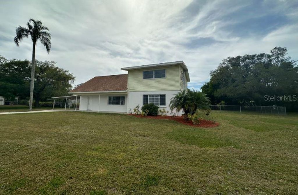 Photo of 3912 Linwood, Bradenton, FL 34208 (MLS # A4679489)