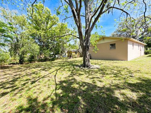 A home in LAKELAND