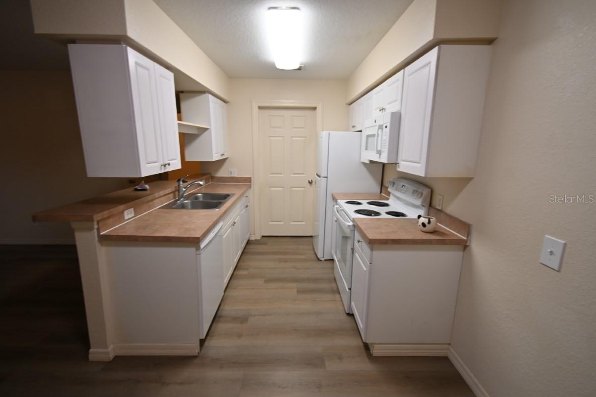 BELMONT AT RYALS CHASE CONDO - Residential Lease