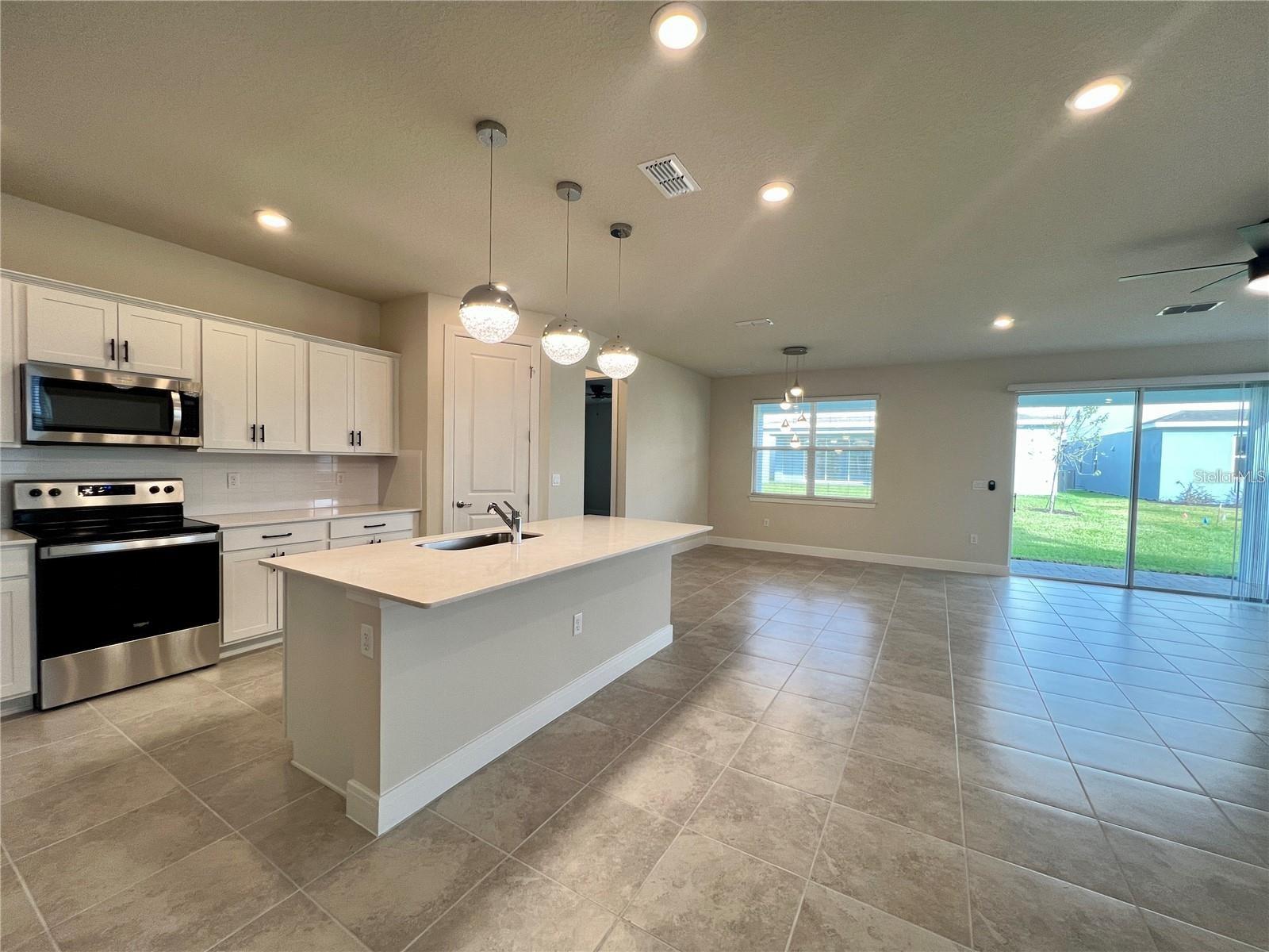 SAVANNAH PALMS - Residential