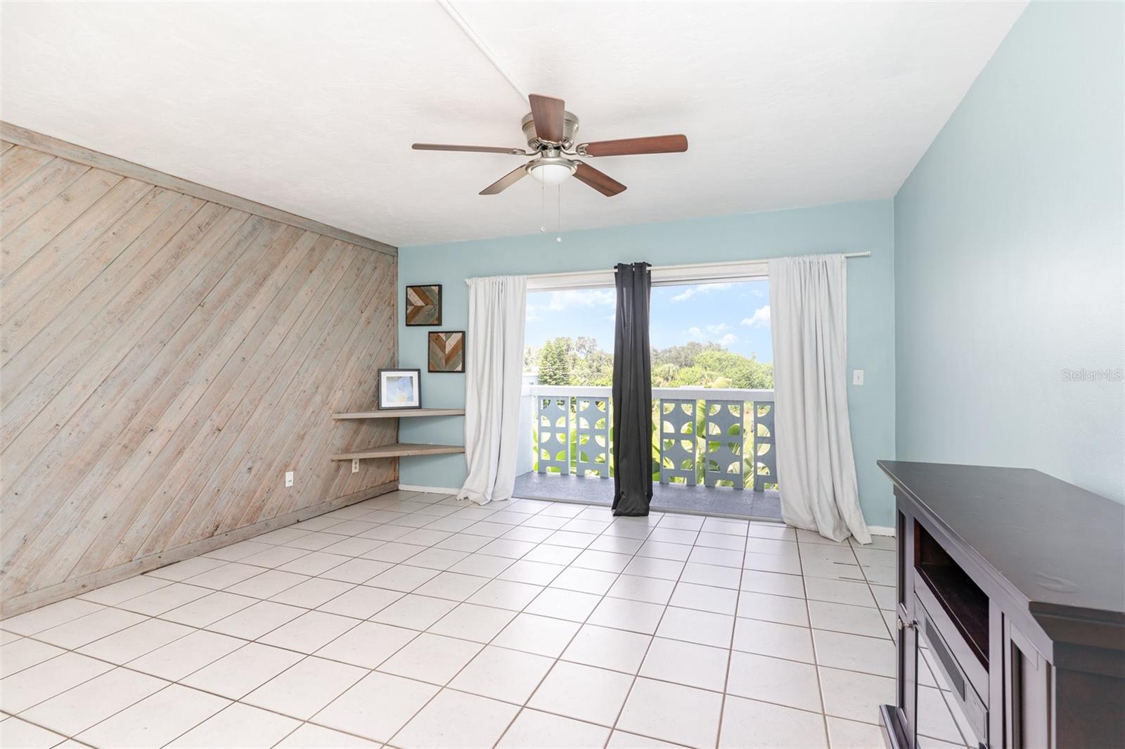 COLUMBIAD PLAZA SUB - Residential