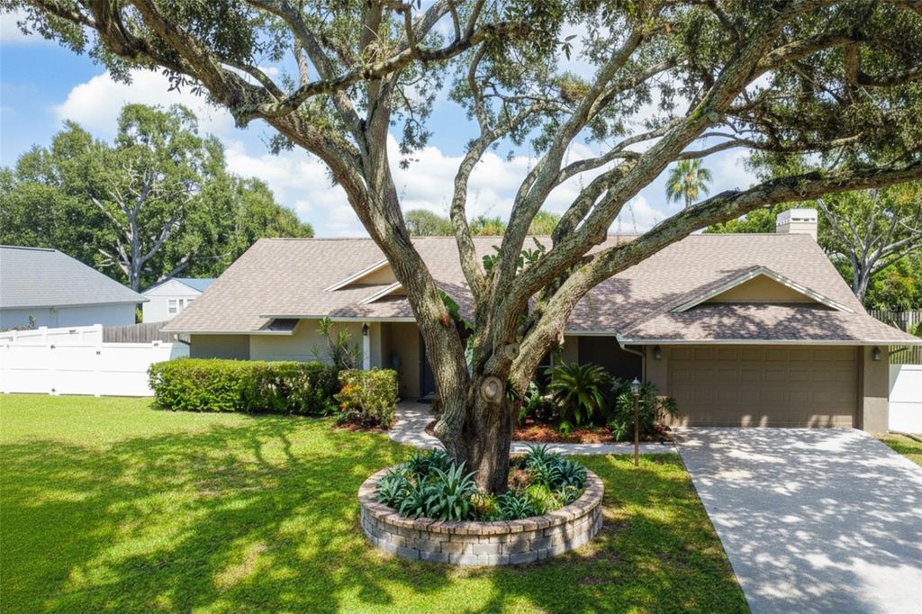 Photo of 3044 Avalon Terrace Drive, Valrico, FL 33596 (MLS # TB8424786)