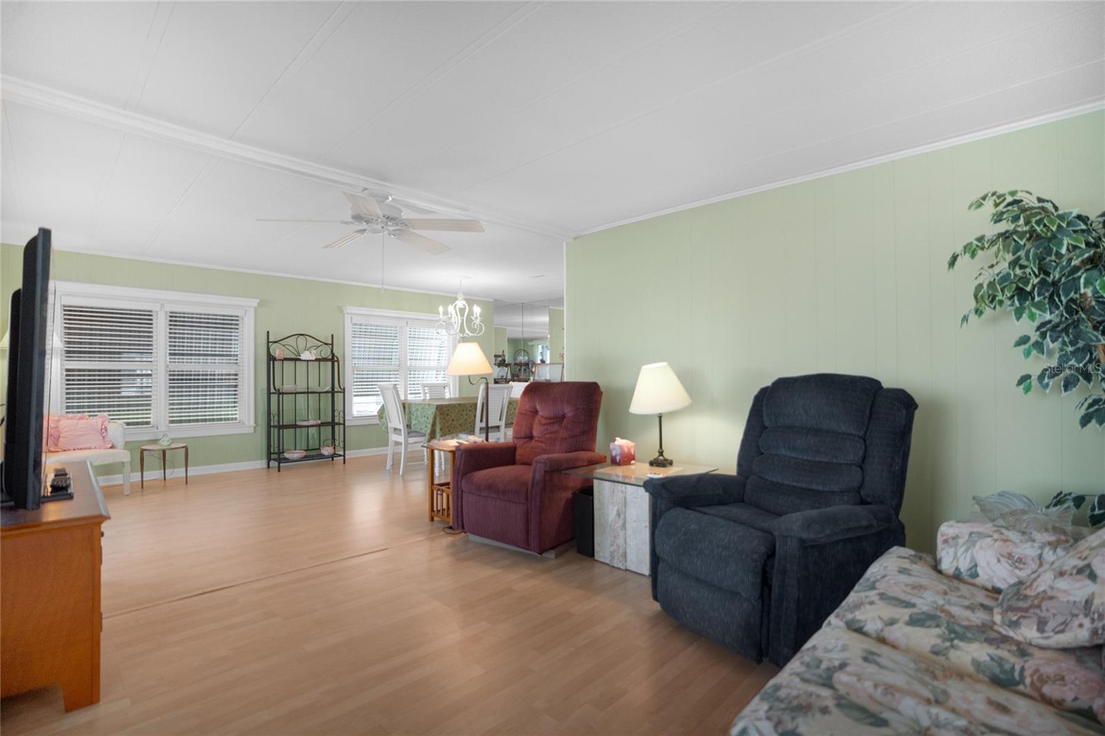 OAKWOOD MANOR - Residential